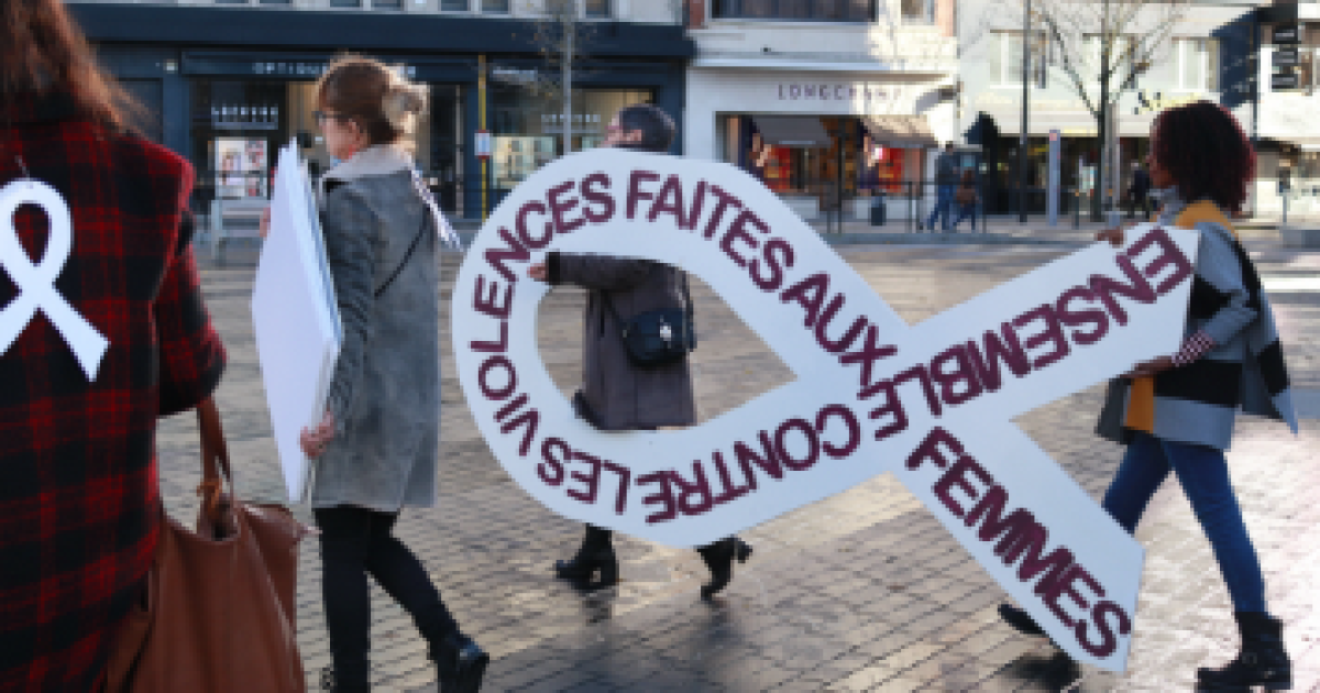 La 7ème campagne Ruban blanc soulignera notamment les formes multiples que prennent les violences faites aux femmes