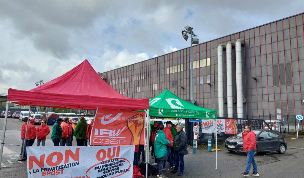 Facteurs en colère: action au centre de distribution de Charleroi ce mercredi matin
