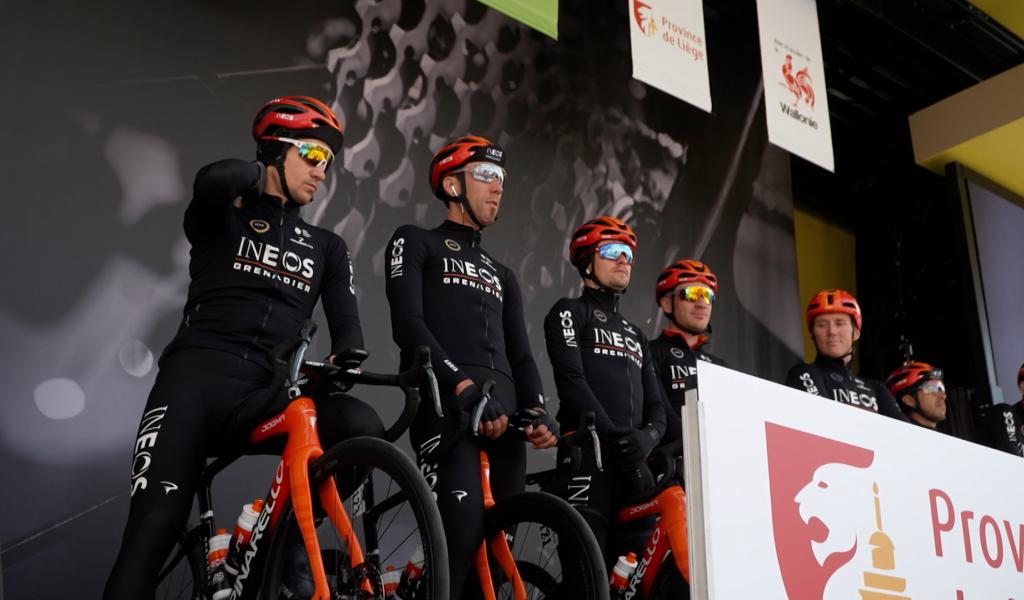 Cyclisme: Ambiance au départ de la Flèche Wallonne à Charleroi