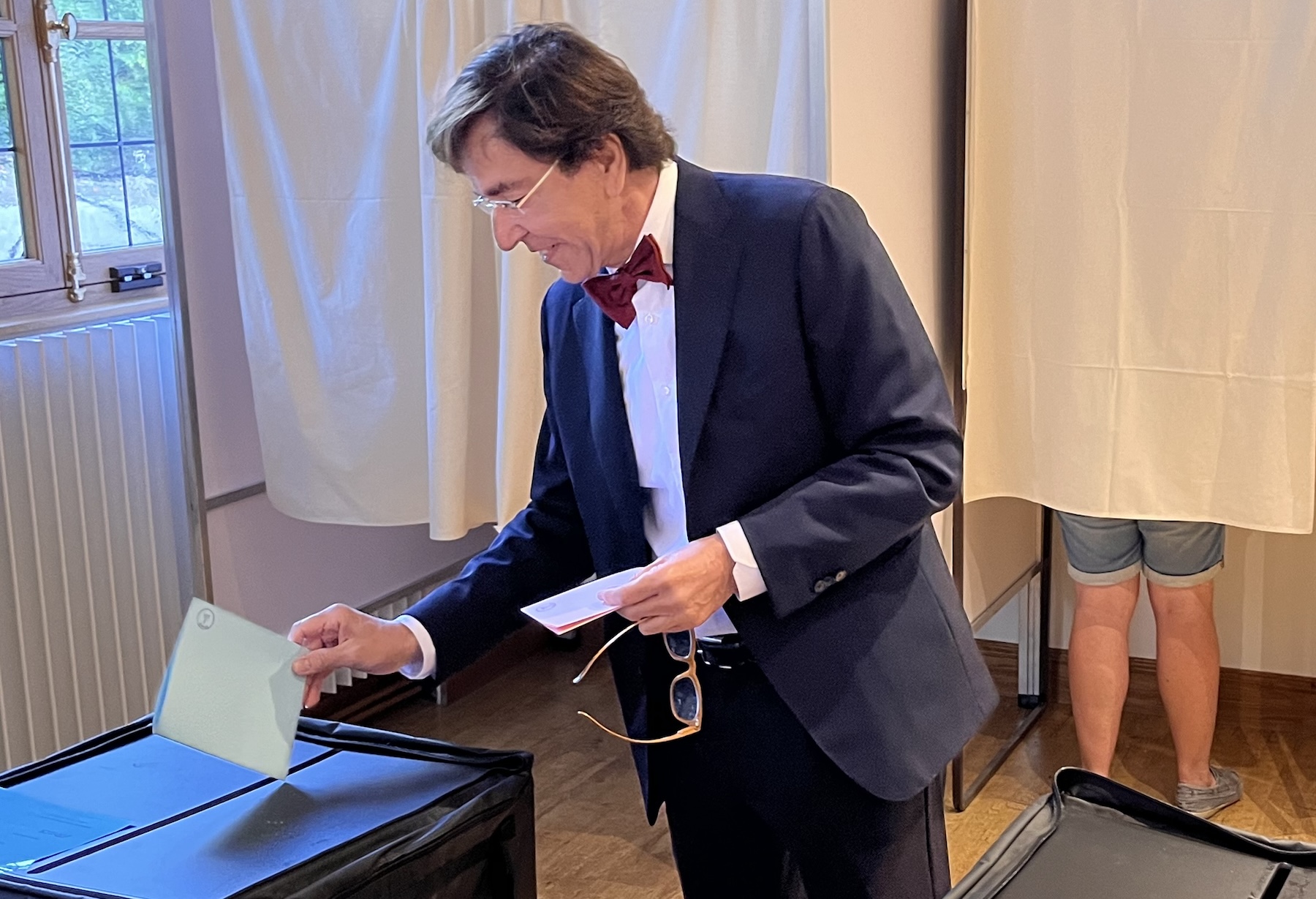 Elections 2024 : Elio Di Rupo a voté à l'Hotel de Ville de Mons