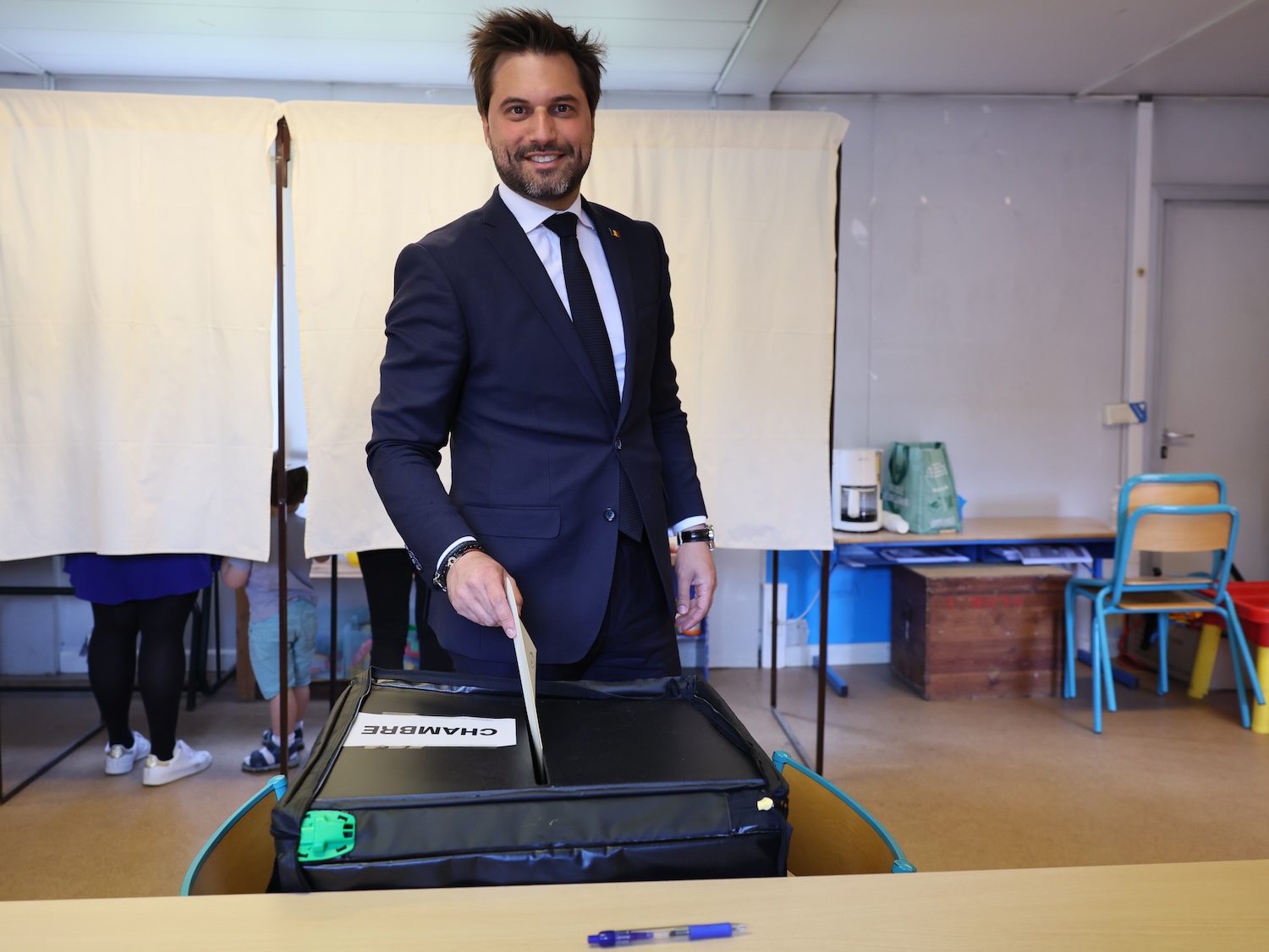 Elections 2024 : Georges-Louis Bouchez a voté sous le soleil à Mons