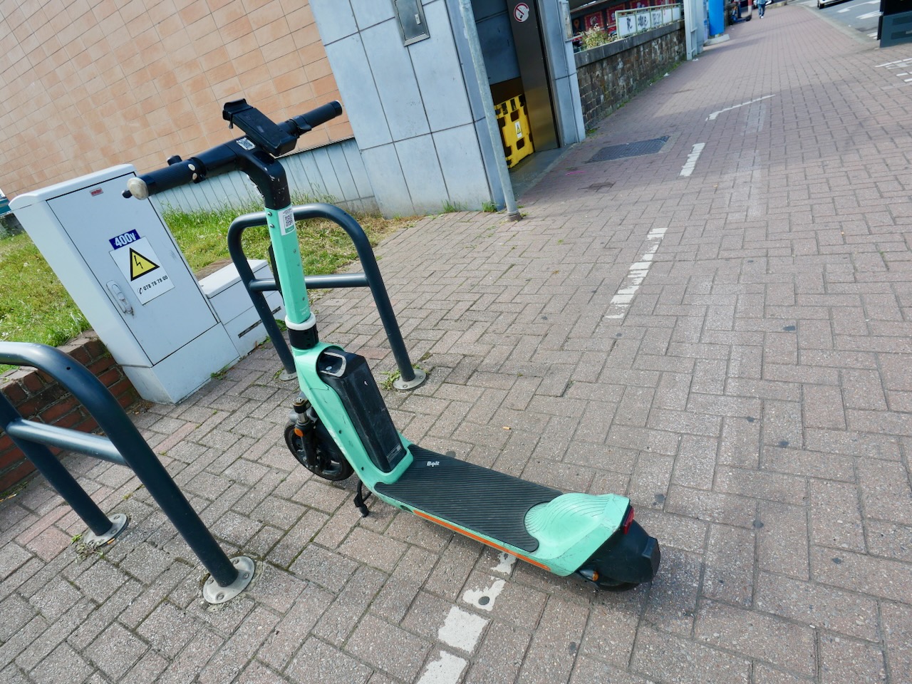 Six utilisateurs de trottinette électrique hospitalisés sur dix sont touchés à la tête