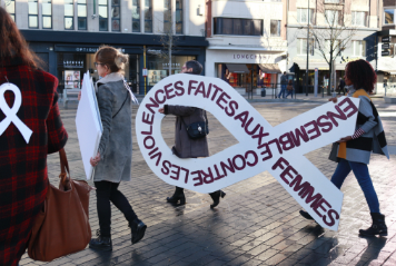 La 7ème campagne Ruban blanc soulignera notamment les formes multiples que prennent les violences faites aux femmes