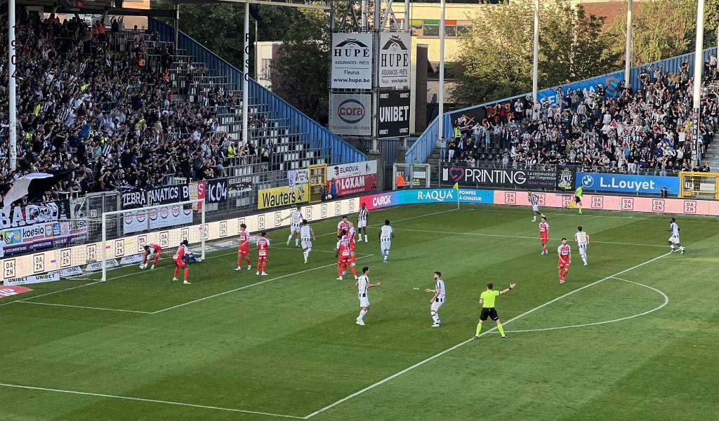 Le Sporting de Charleroi s'impose tranquillement face à Courtrai !