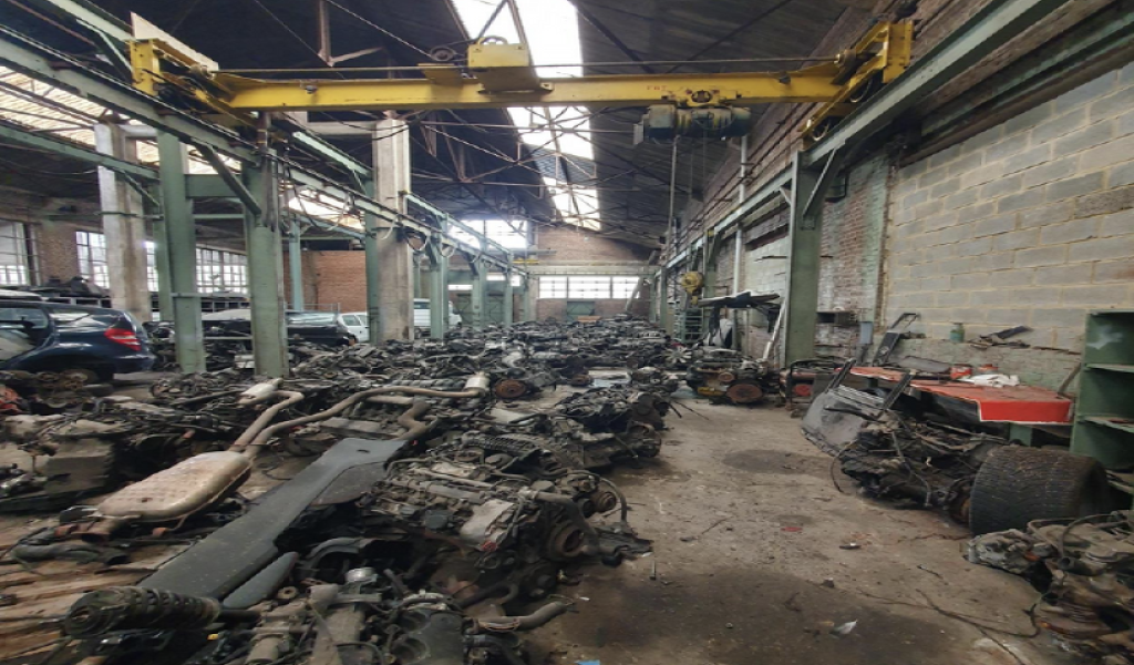 Fontaine-L’Evêque: découverte d'un site rempli de pièces automobiles et de nombreuses voitures