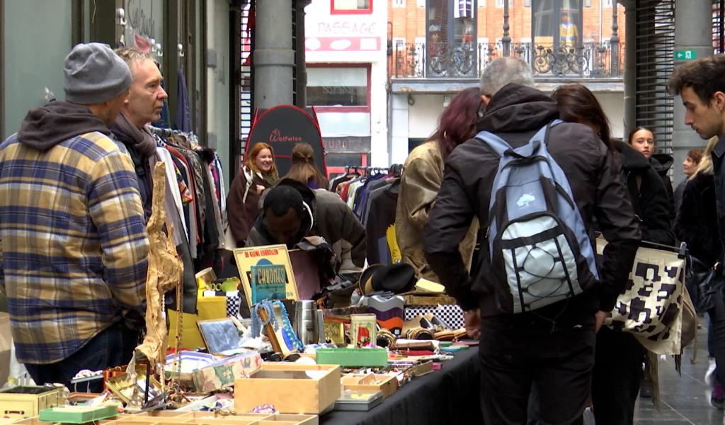 Charleroi : le Passage de la Bourse en mode rétro avec son marché vintage