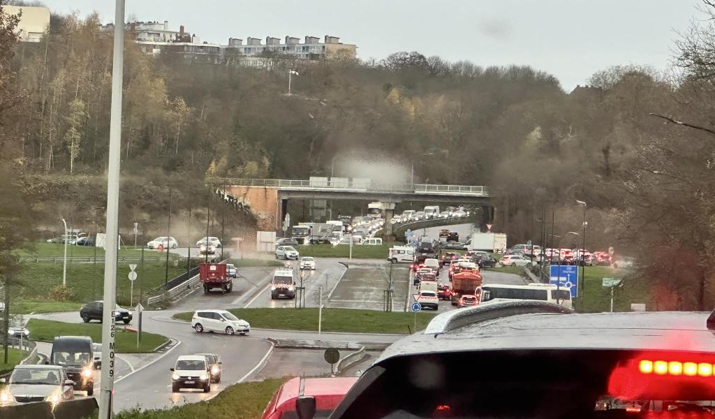 Pagaille sur la N90 lors du déménagement des Viviers