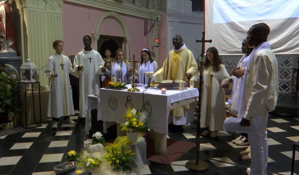 Des Carolos aussi demandent à être débaptisés suite aux propos du pape