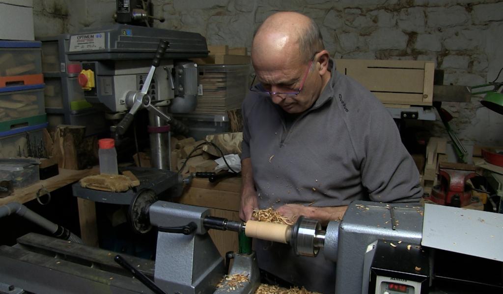 C Local : Portrait de Philippe Brédat, tourneur sur bois