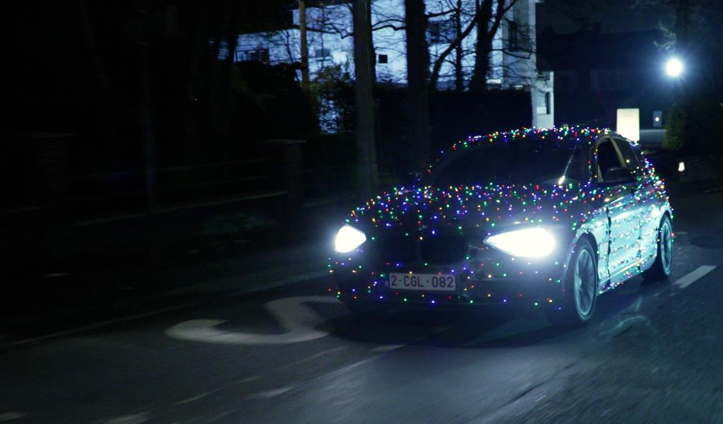 Fêtes : avez-vous aperçu la voiture-guirlande de Lenny ?