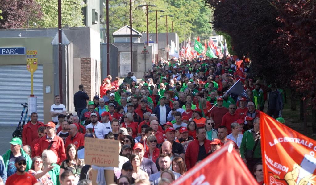 Grève à Charleroi : entre 3000 et 5000 manifestants dans les rues