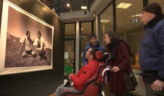 "Sur les chemins extra-ordinaires” : l'expo-photo sur les bénéficiaires de « Notre Village »