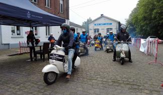 Dolce vita avec le Vespa Club Charleroi