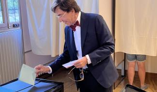 Elections 2024 : Elio Di Rupo a voté à l'Hotel de Ville de Mons