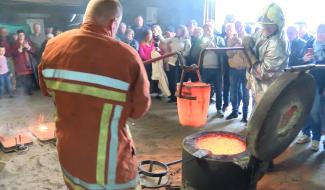 C Local : coulée de bronze à la Fonderie del Qwêrèle