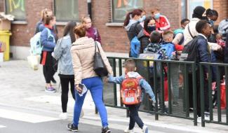 Rentrée scolaire : 900.000 élèves retrouvent progressivement le chemin de l'école à partir de ce lundi