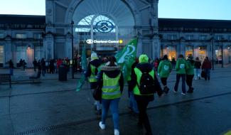 Un millier de profs carolos sont partis manifester à Bruxelles