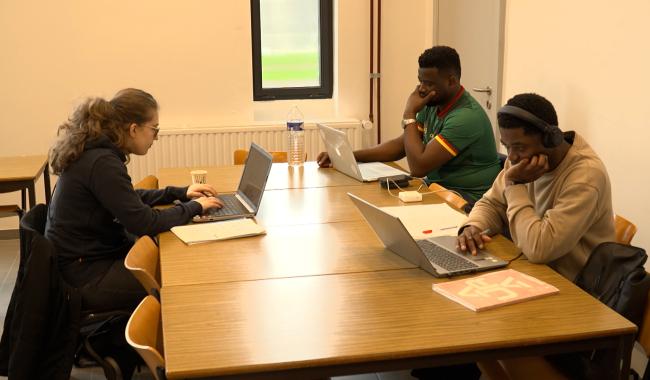 Le Campus bloque des locaux pour les étudiants !