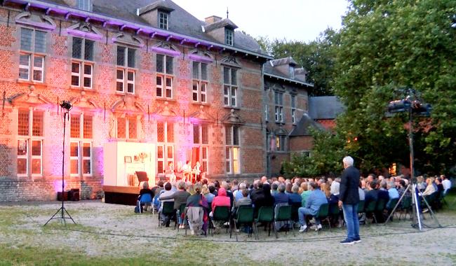 C Local : le Théâtre des Galeries en plein air au Château de Trazegnies