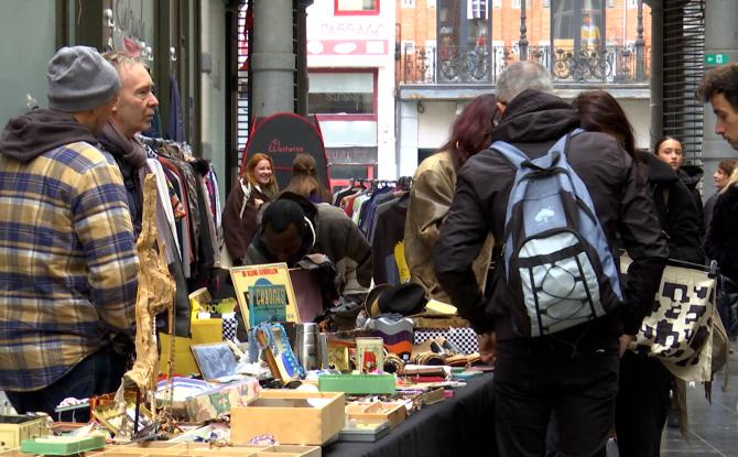 Charleroi : le Passage de la Bourse en mode rétro avec son marché vintage