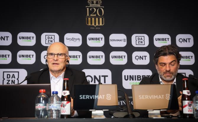 "En crise", la direction du Sporting de Charleroi maintient sa confiance en son coach, ses joueurs et son CEO