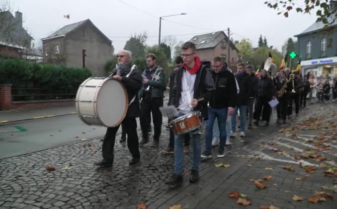 À Montigny-le-Tilleul, les jeunes font vivre la mémoire du 11 novembre