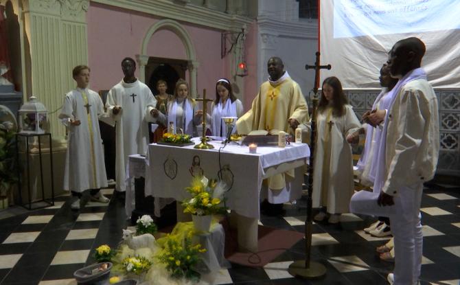 Des Carolos aussi demandent à être débaptisés suite aux propos du pape